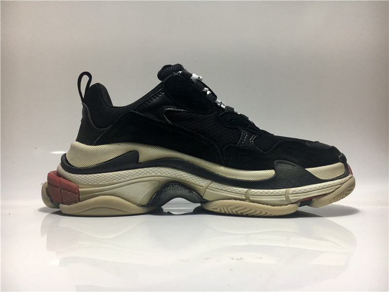 UA PARIS TRIPLE S TRAINER BLACK