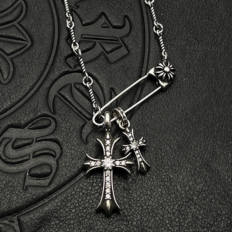 Ch*0me He**ts Twisted Cross Pin Necklace (Chain length 45+5cm)