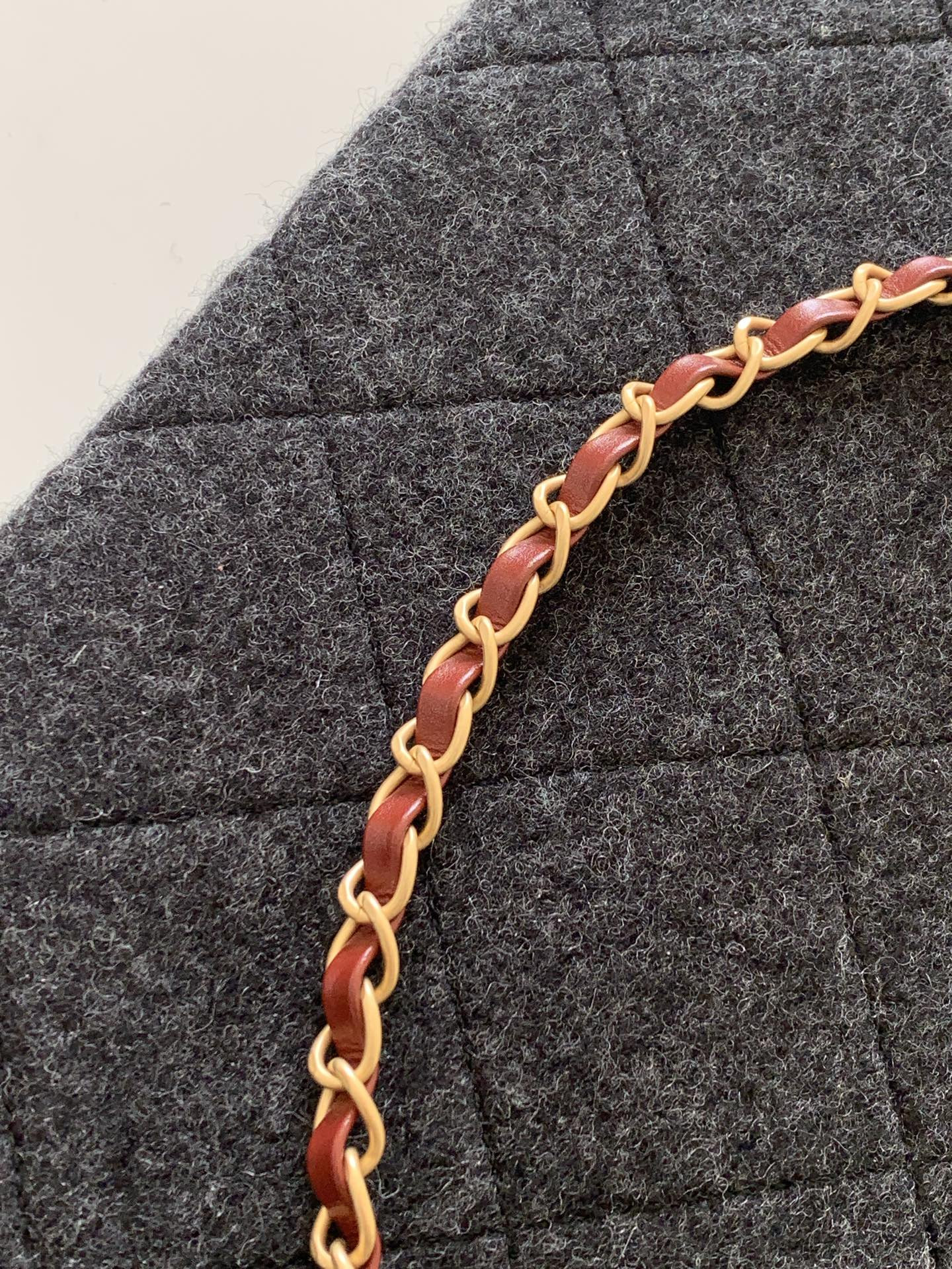 Ch**el Maxi Shopping Bag 32x60x17cm