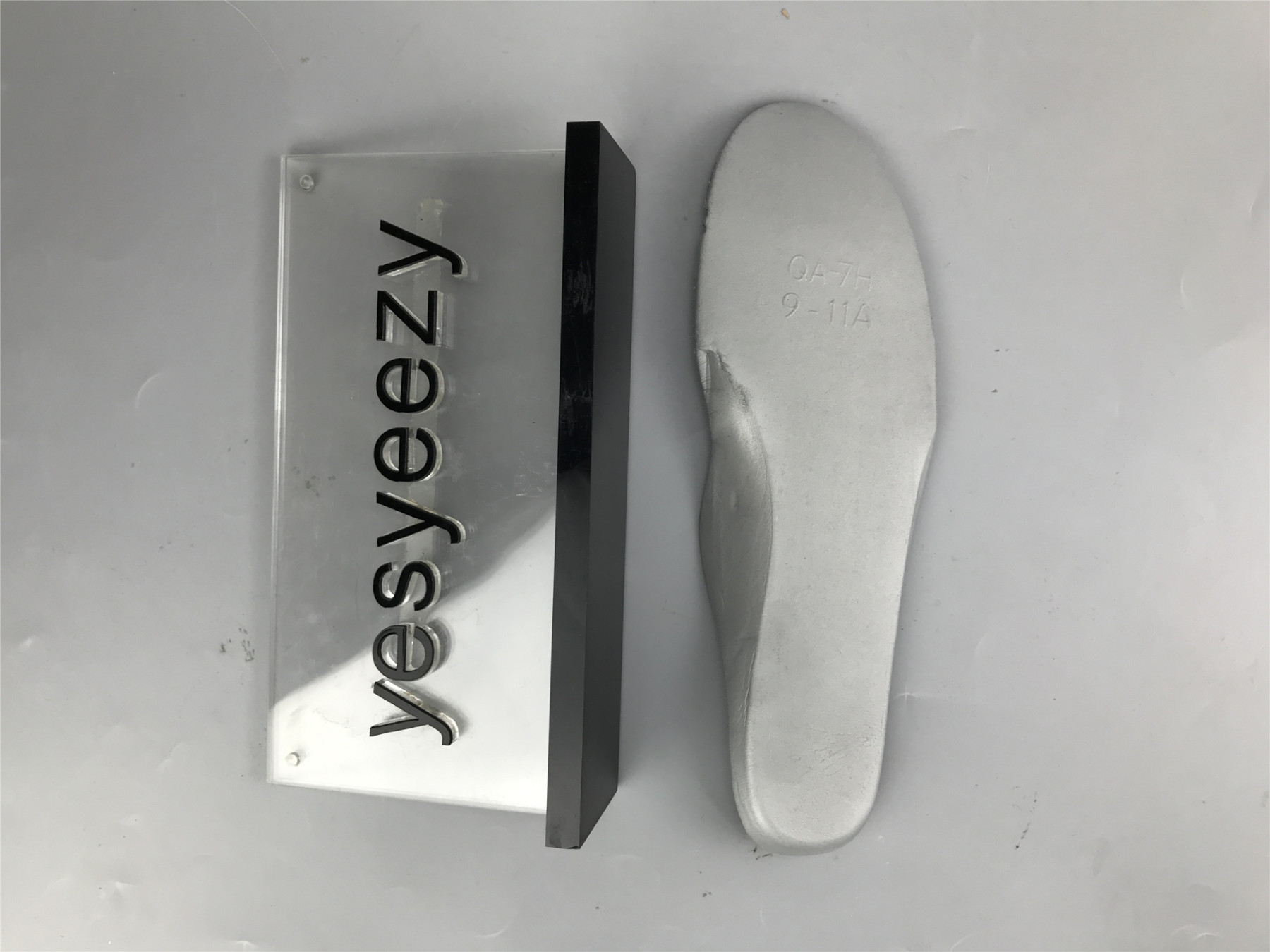 UA AIR JORDAN 4 RETRO Leu*s NRG "LEVI