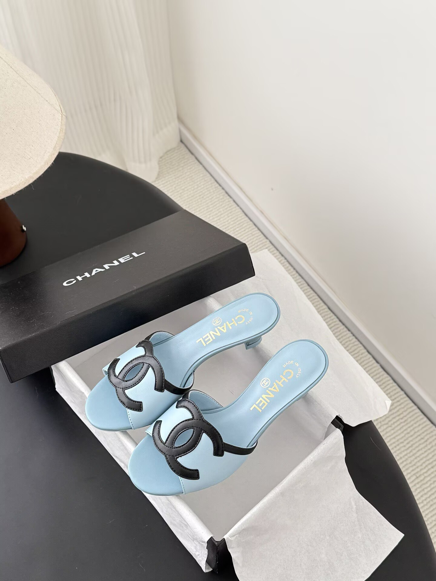ua Ch**el sandals 4.5cm heel