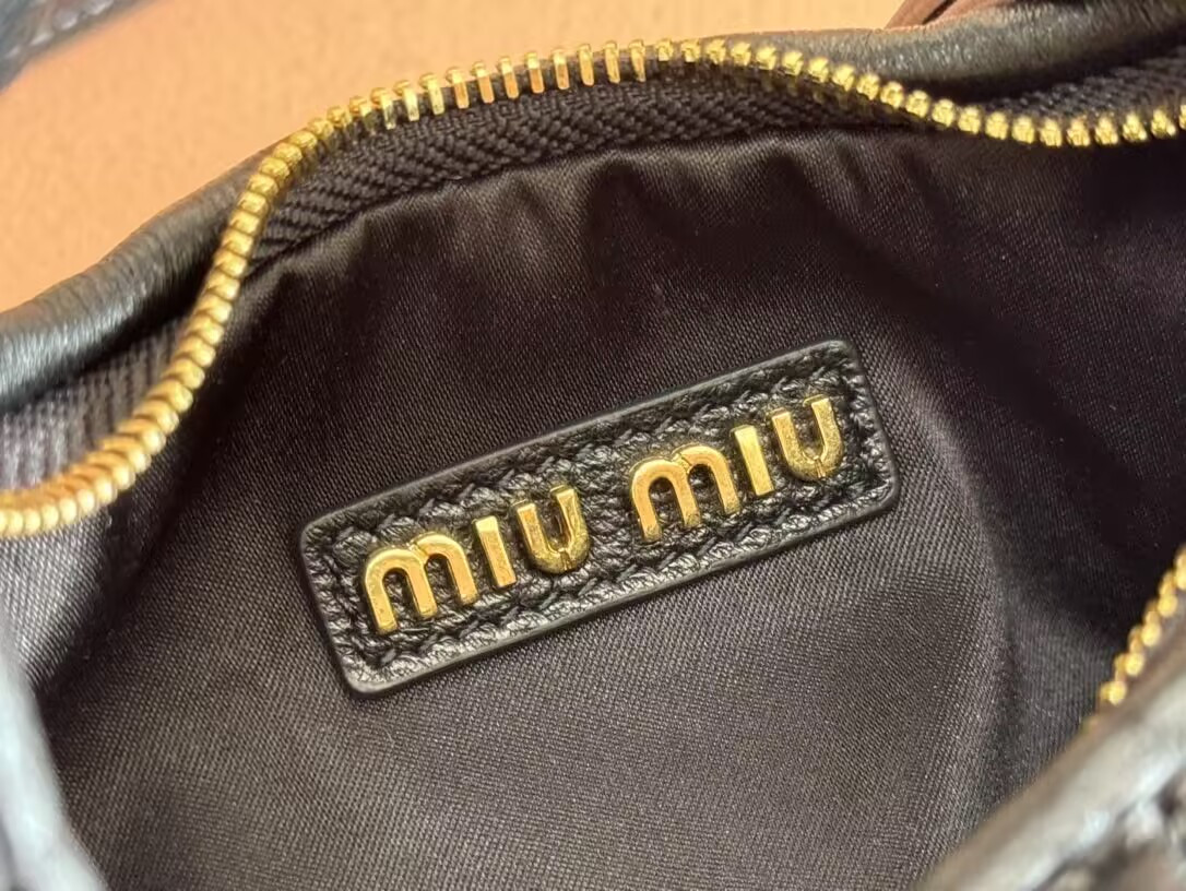 Miu Miu Wander matelassé nappa leather hobo mini-bag 14x17.5x5.5cm