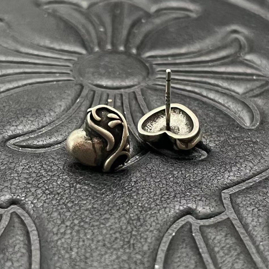 Ch*0me He**ts Heart-shaped Earrings