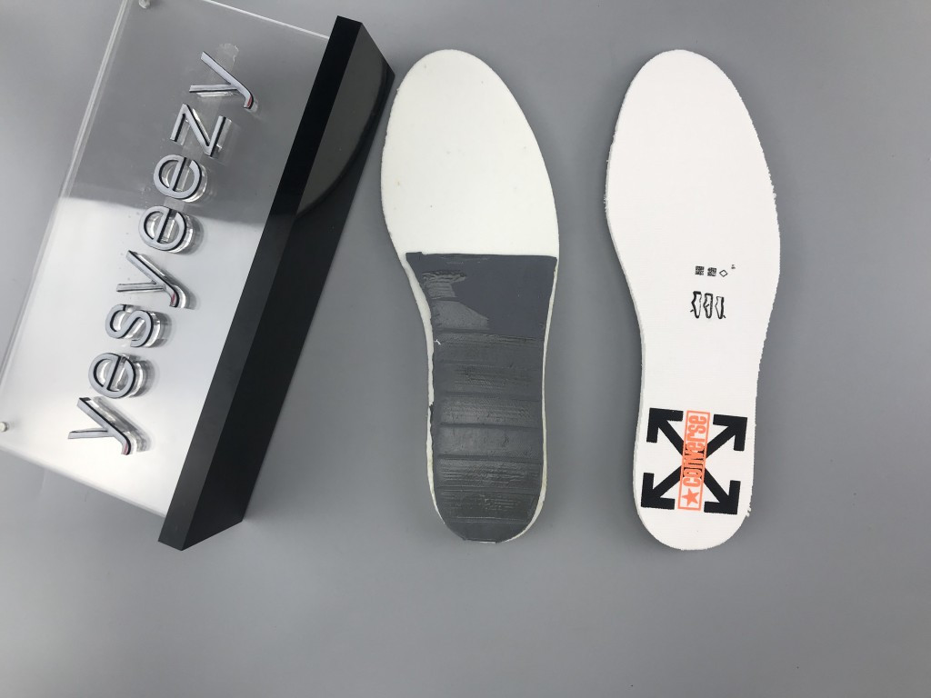 UA OFF WHITE CONVERSE CHUCK 70