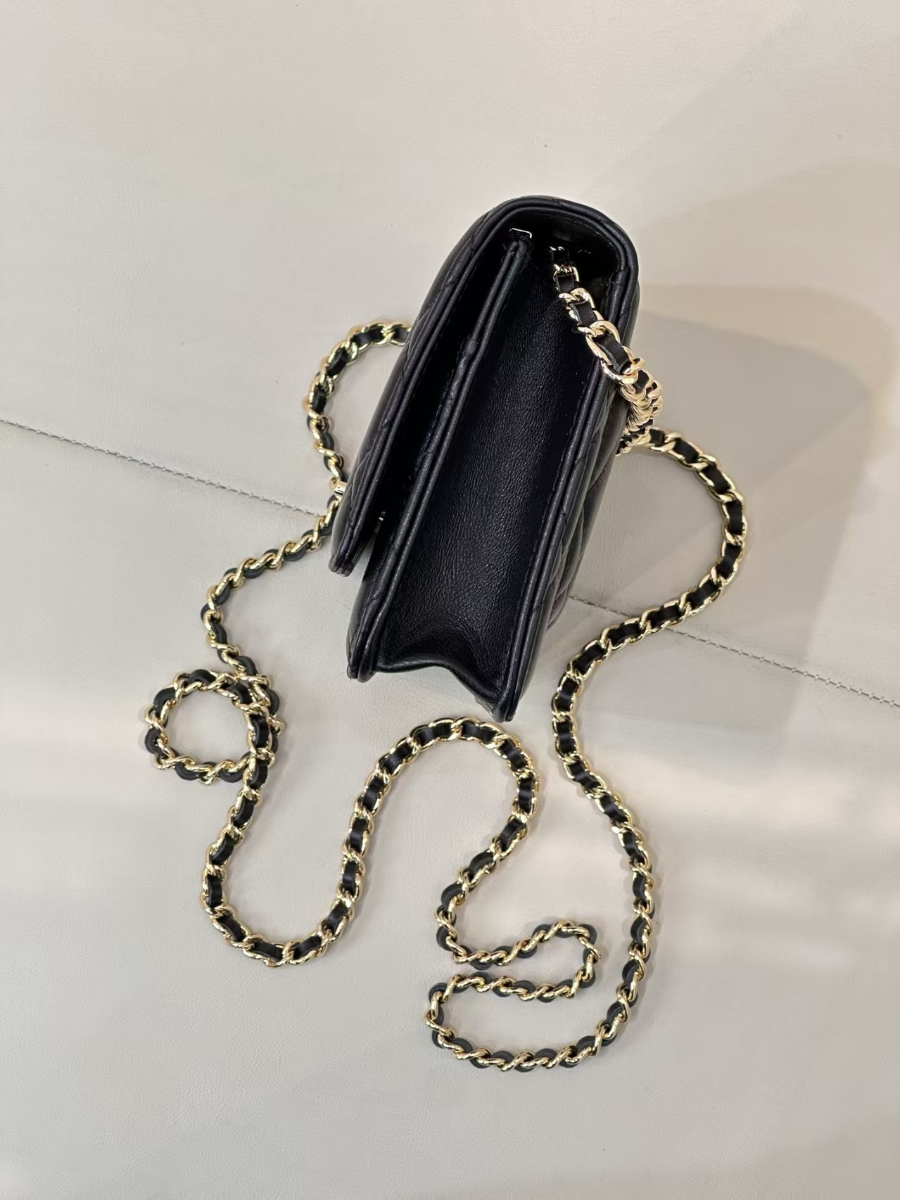 Ch**el WOC CLASSIC WALLET ON CHAIN 13x19cm