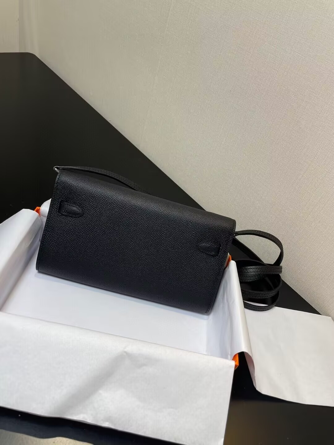 H**me5 Kelly Classique To Go wallet