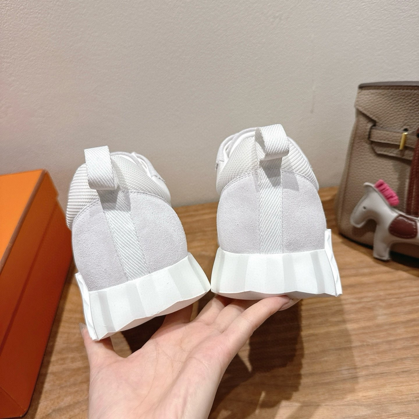 UA H**me5 Bouncing Sneaker