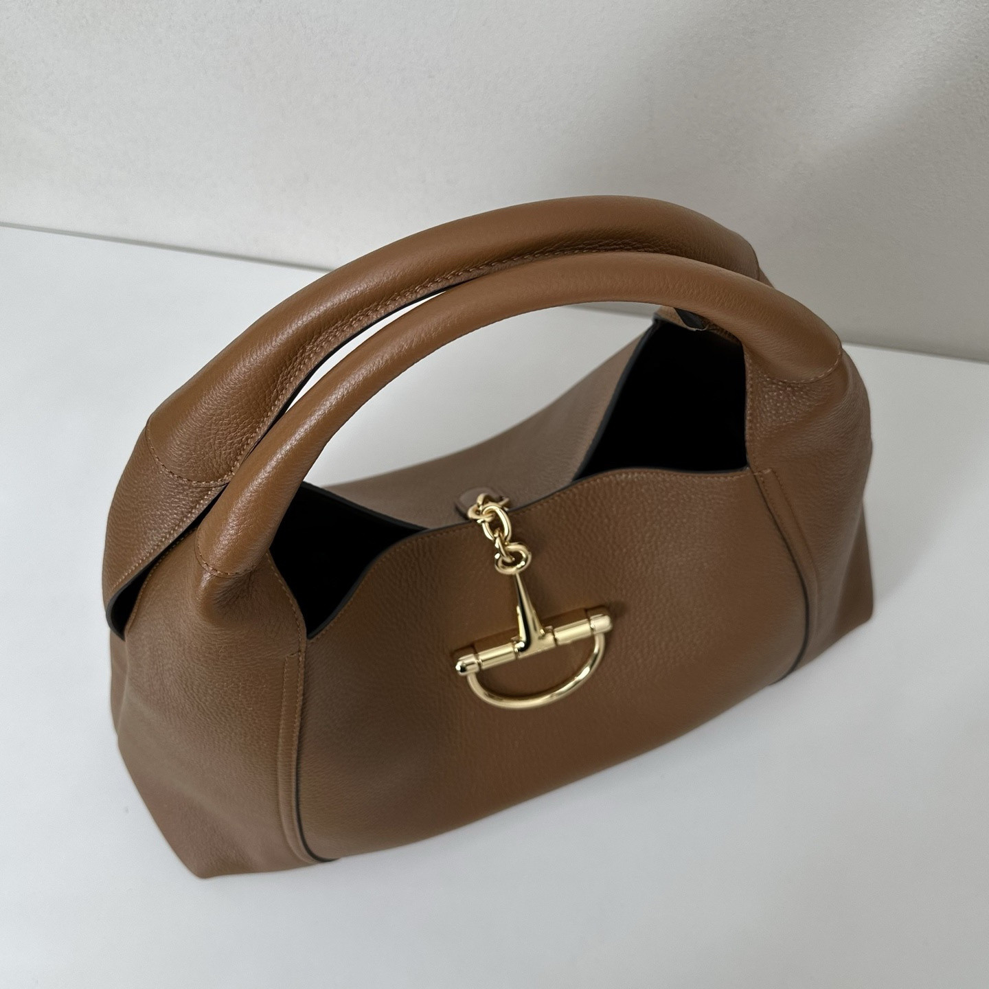 Gvc*1 Softbit Maxi Shoulder Bag Brown Leather 46x26x16cm