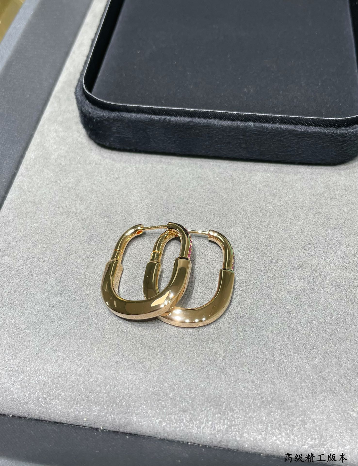 T*f*ny & Co. Medium Pink D1am0nd Lock Earrings