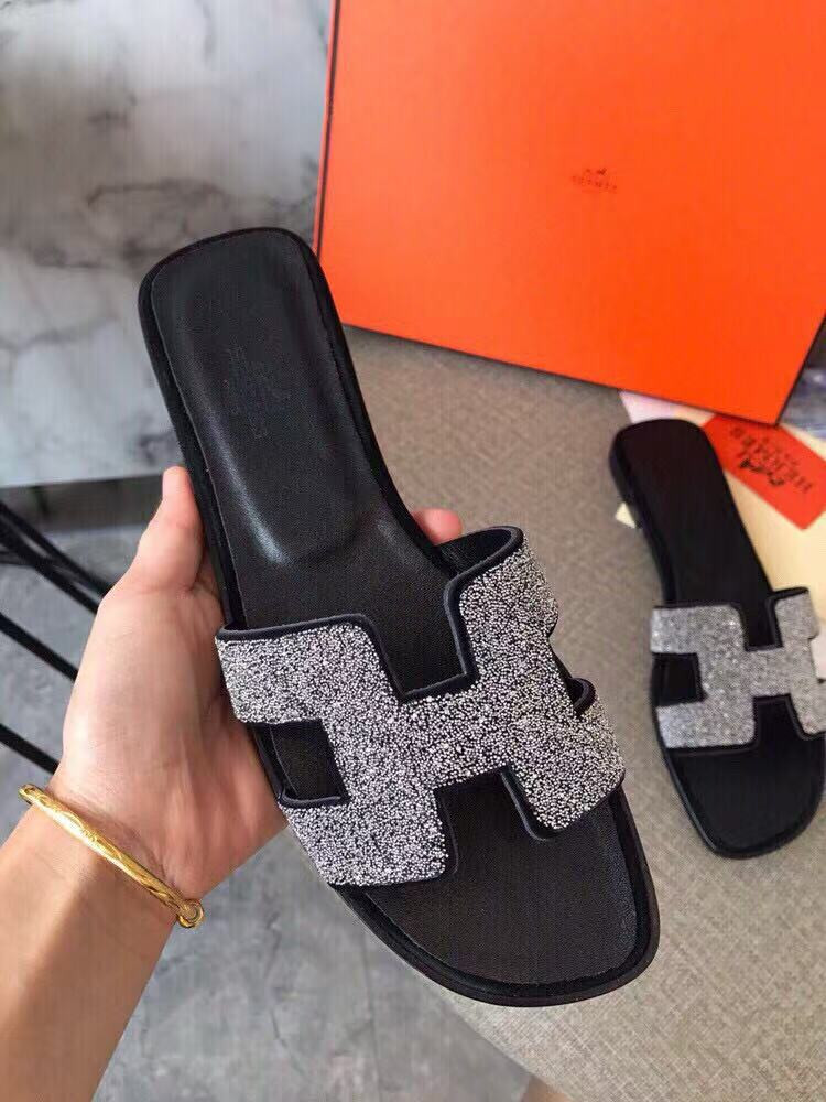 UA H**me5 Oran sandal