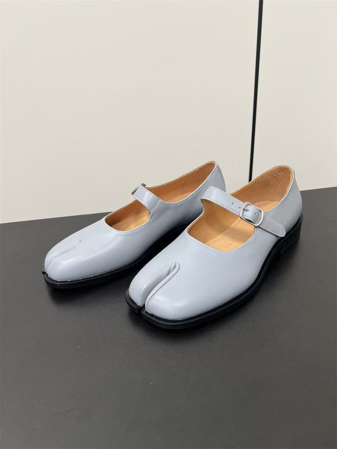 UA Ma1s0n Marg*e1a Mary Jane Shoes