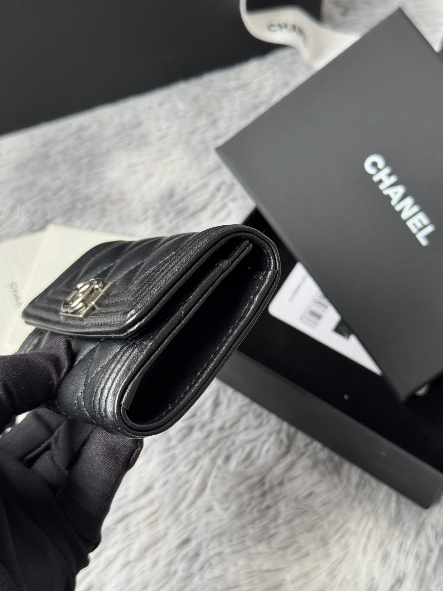 Ch**el boy Ch**el flap card holder a80603 7.5x11.3x2.1cm