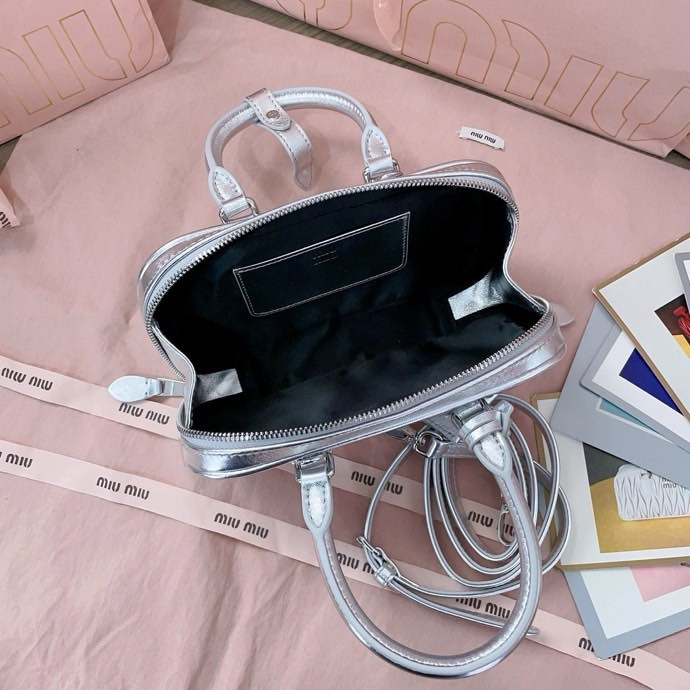 Miu Miu Arcadie matelassé nappa leather bag 22X10.5X7.5cm