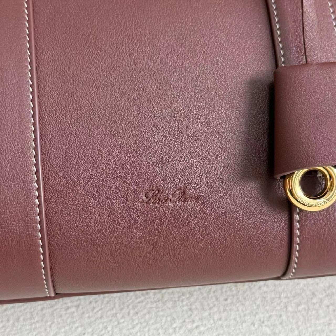 L0r0 P1ana Loom Bag L25 Smooth Calfskin 25x18x12.5cm