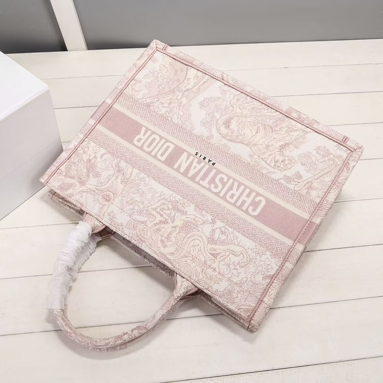 D10r Tote 36 x 18 x 28cm