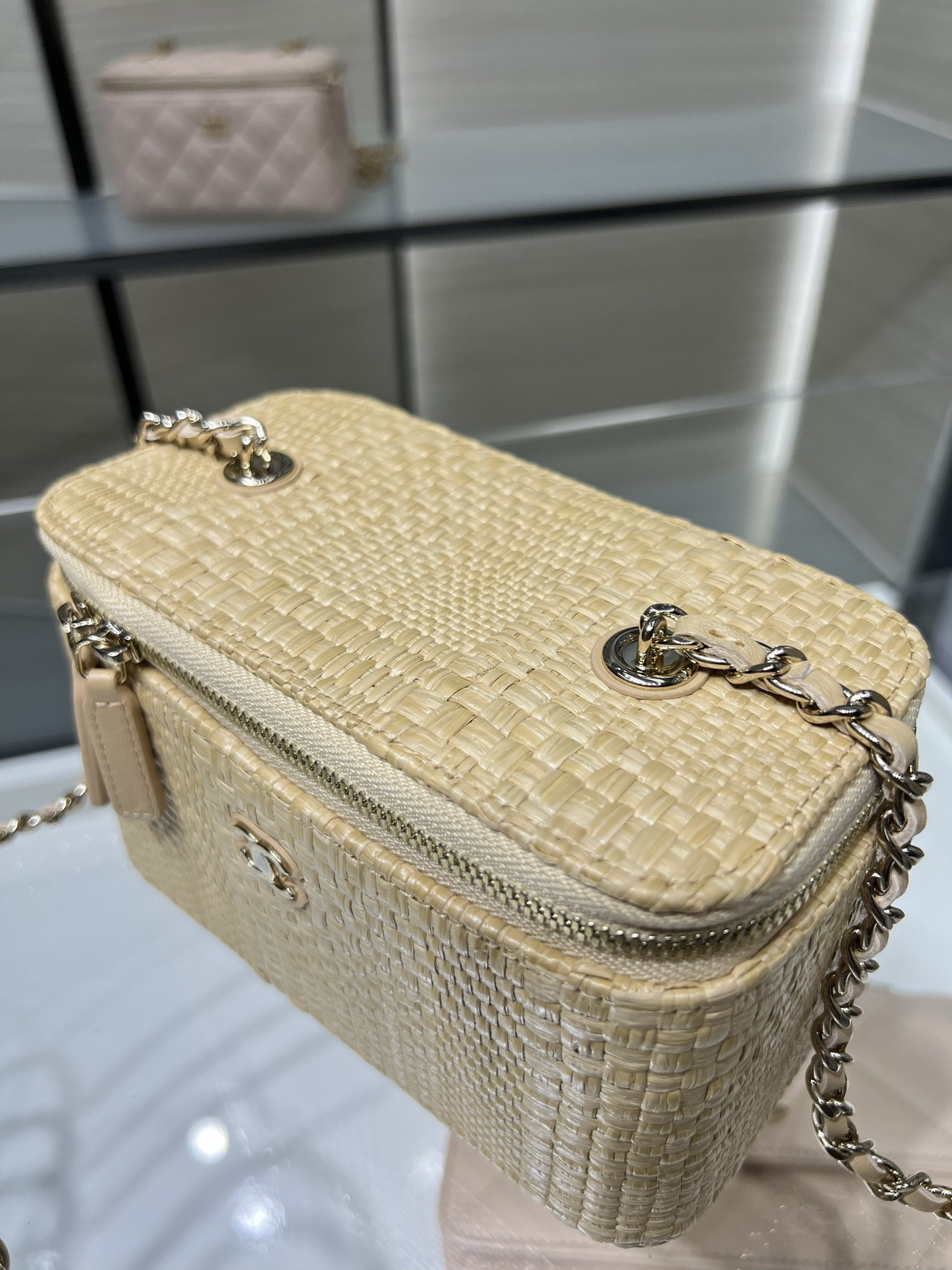 Ch**el classic long vanity with chain ap1341 9.5x17x8cm