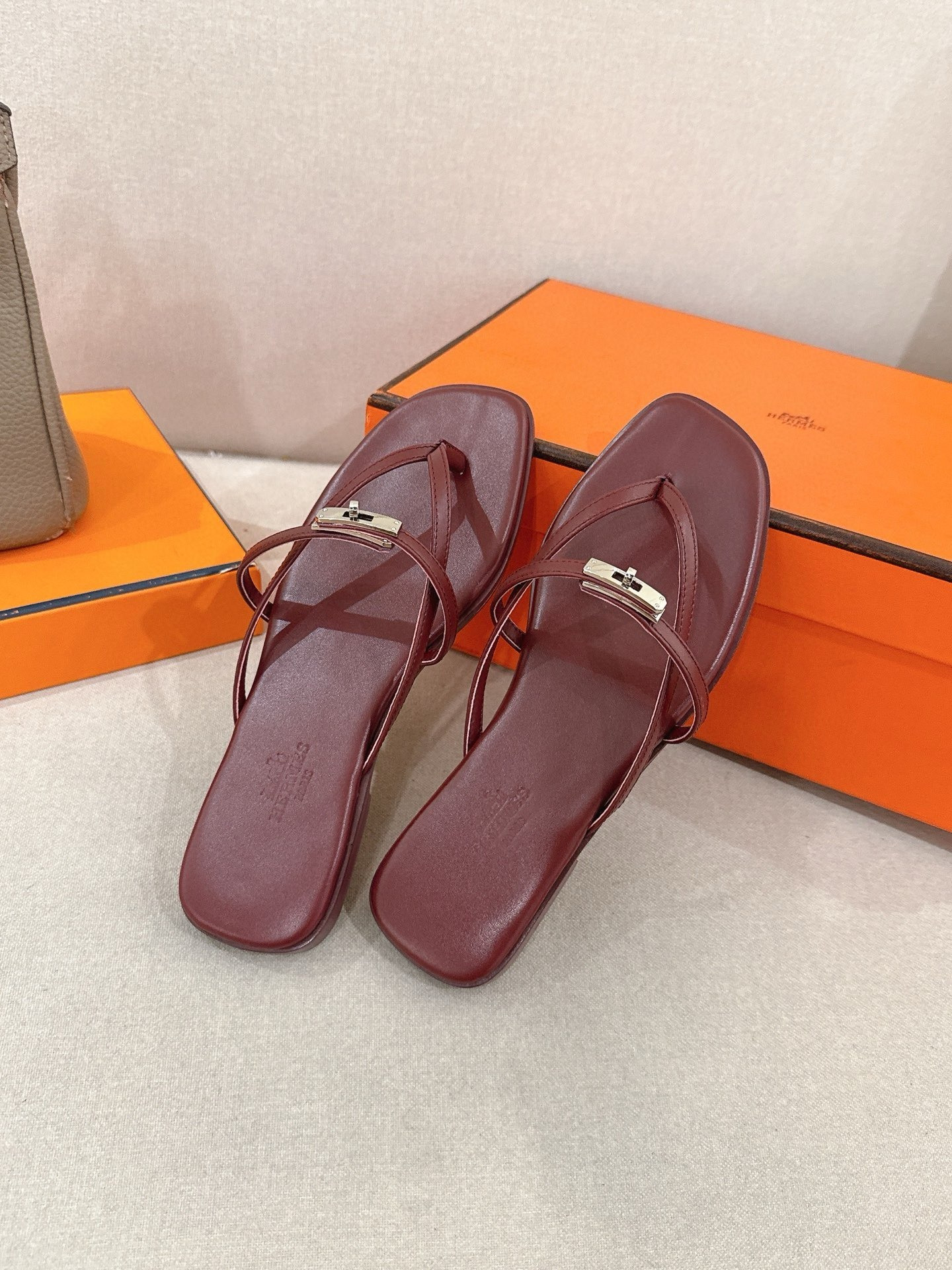UA Hermès Miss Sandals