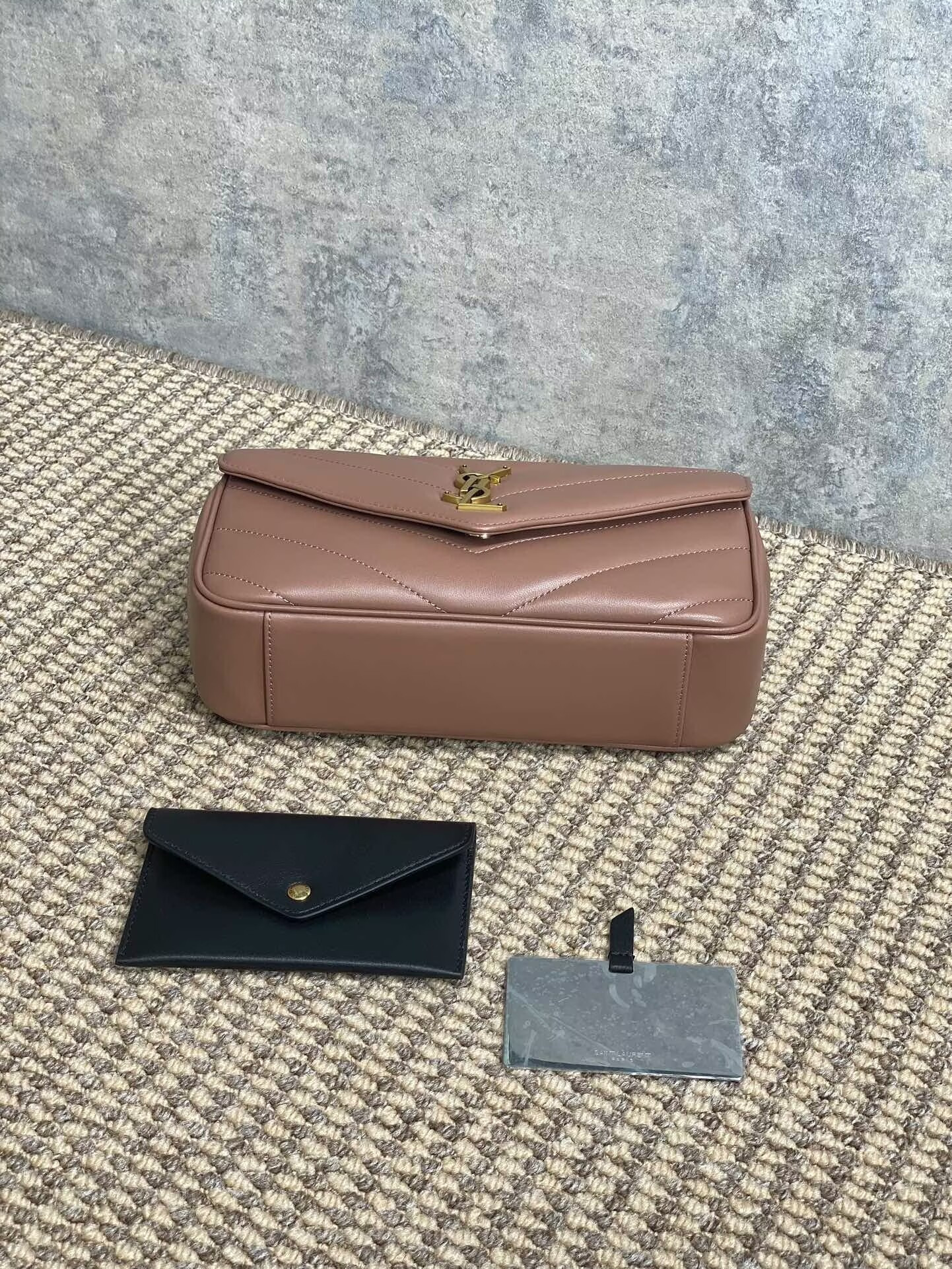 Y51 LOULOU Small IN MATELASSÉ LAMBSKIN 24x14x6cm