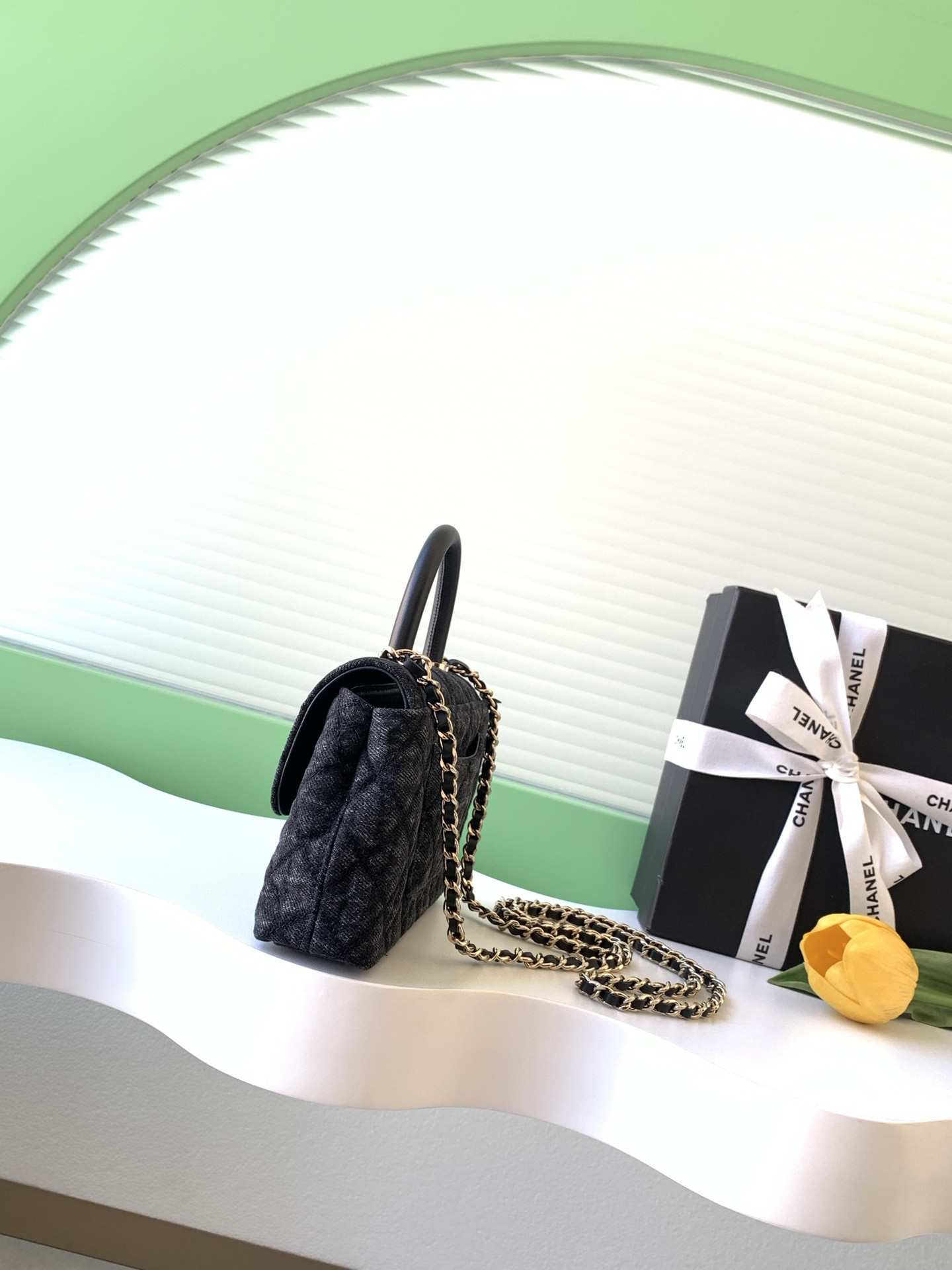 Ch**el coco clutch with chain ap4244 11.5x14.5x5.5cm