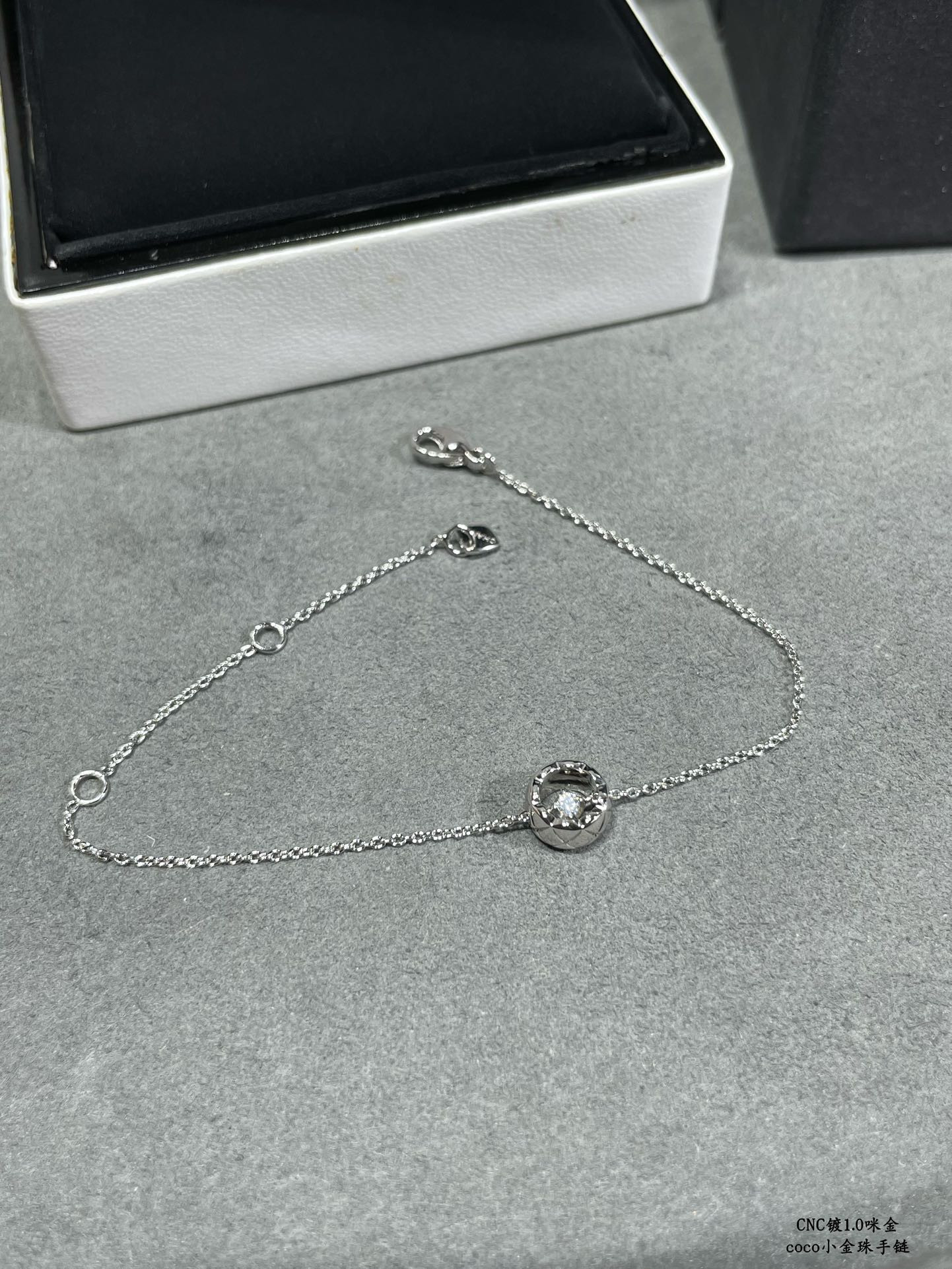 Ch**el Carved D1am0nd-shaped gold bead Bracelet