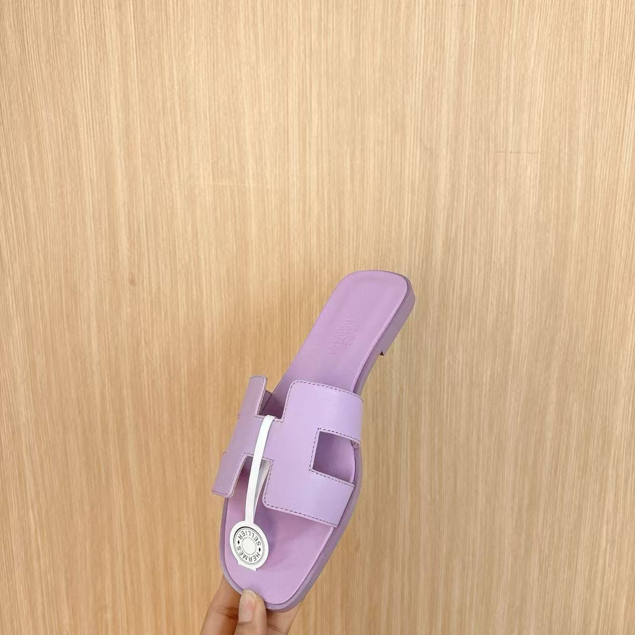 UA H**me5 Oran sandal