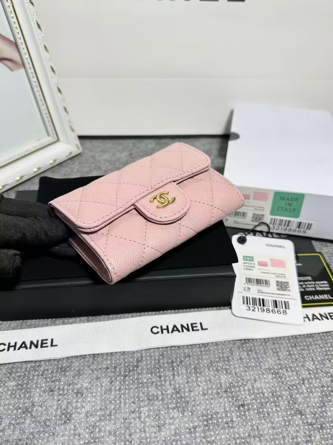 Ch**el card holder 11.3 x 7.5 x 2.5 cm