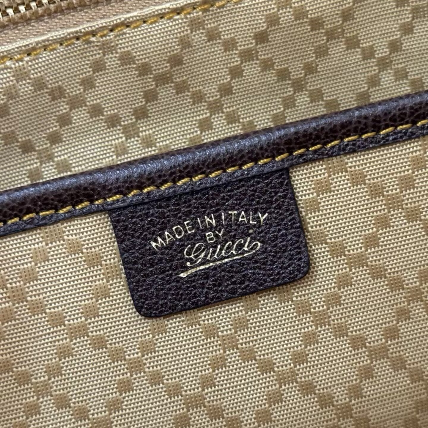 Gucci Paparazzo Medium Top Handle Bag 32x24x17cm