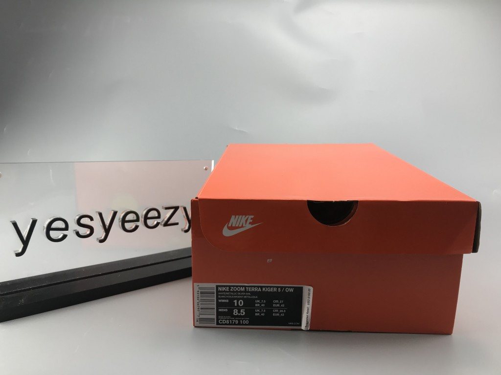 UA NIKE WMNS AIR ZOOM TERRA KIGER 5 / OW "OFF WHITE"