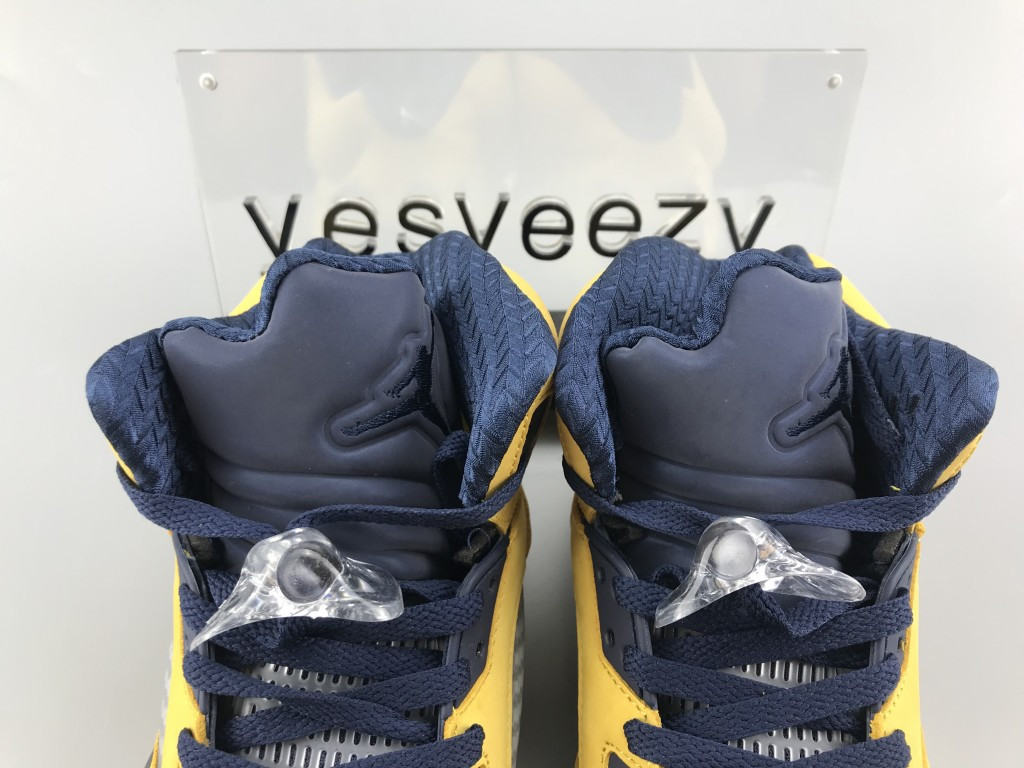 UA AIR JORDAN 5 RETRO SP 