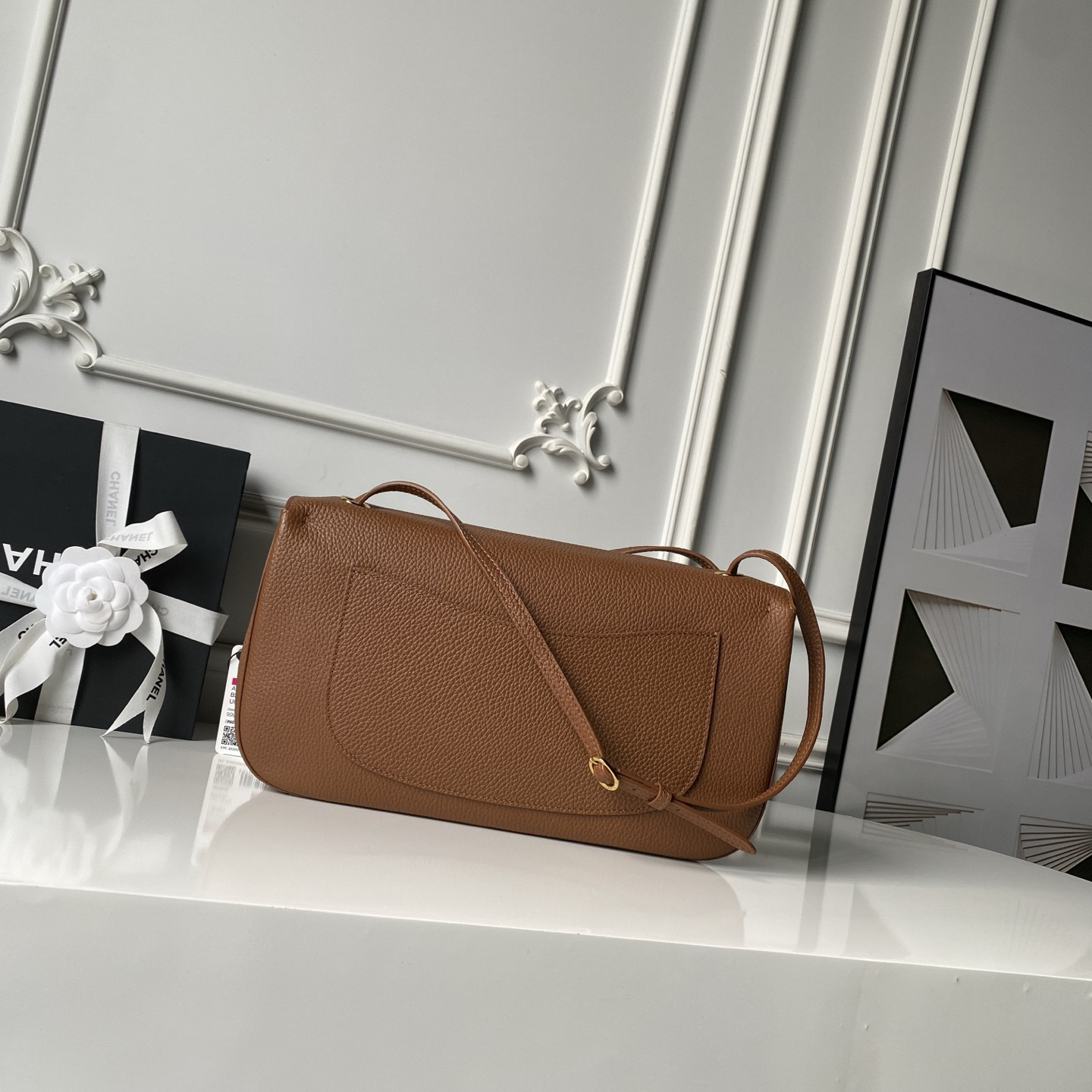 Ch**el maxi flapbag gold hardware as6231 19.5x32x10cm