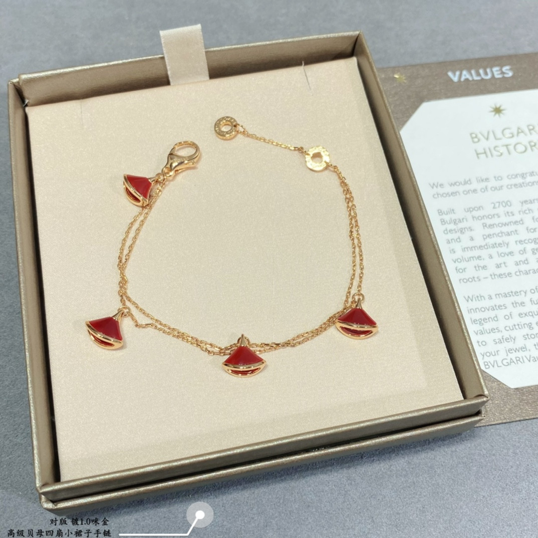 Bv1g*ai Four mini skirts Bracelet