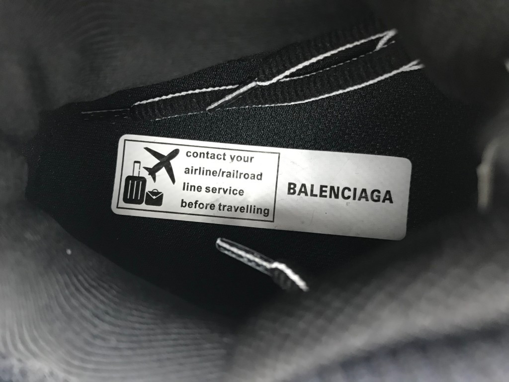 UA TRACK TRAINERS IN BLACK MESH AND NYLON LED SNEAKER