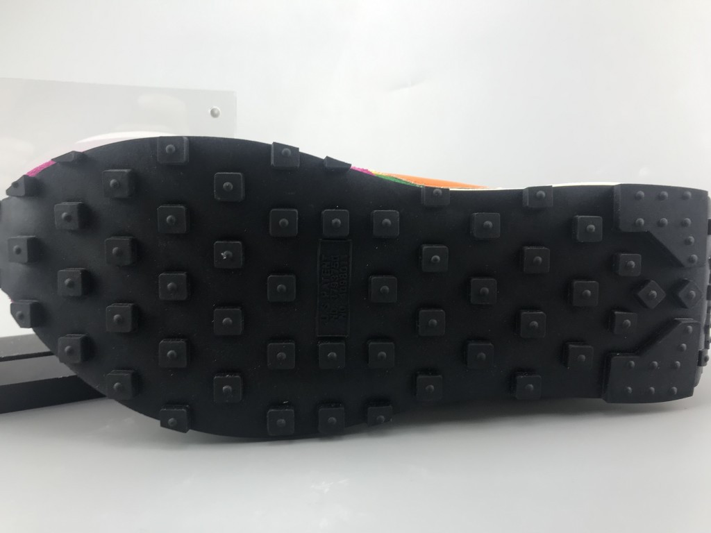 UA NIKE LDWAFFLE/SACAI GREEN PURPLE