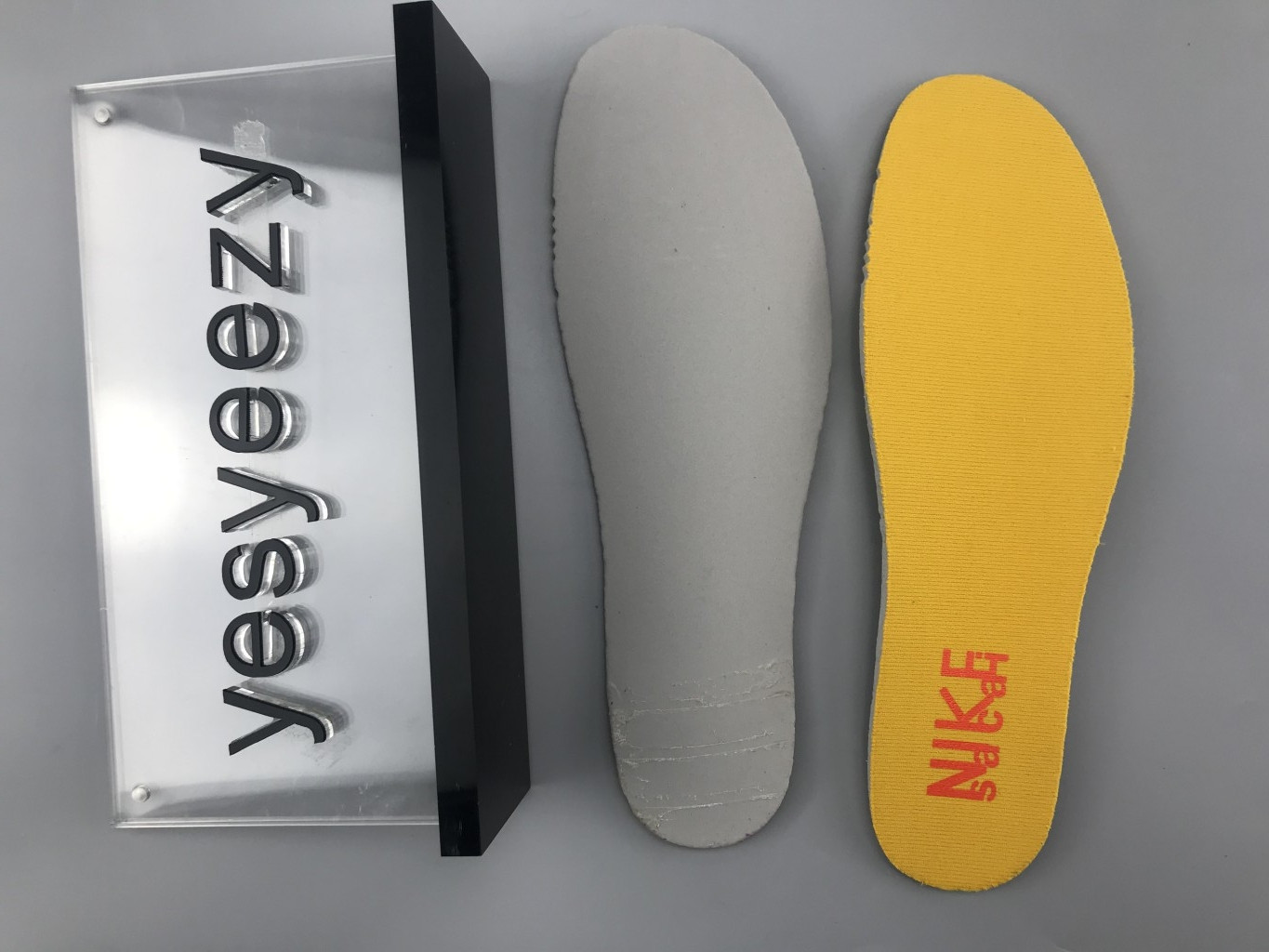 UA NIKE LDWAFFLE/SACAI GREEN PURPLE