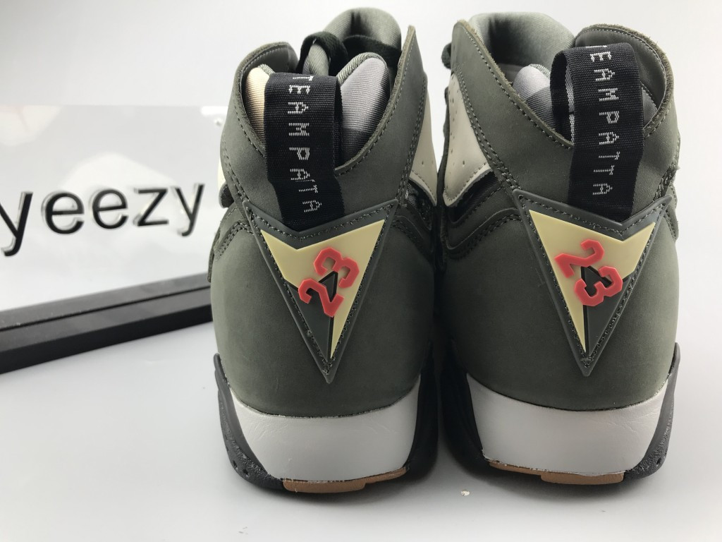 UA AIR JORDAN 7 X PATTA OG SP "ICICLE"