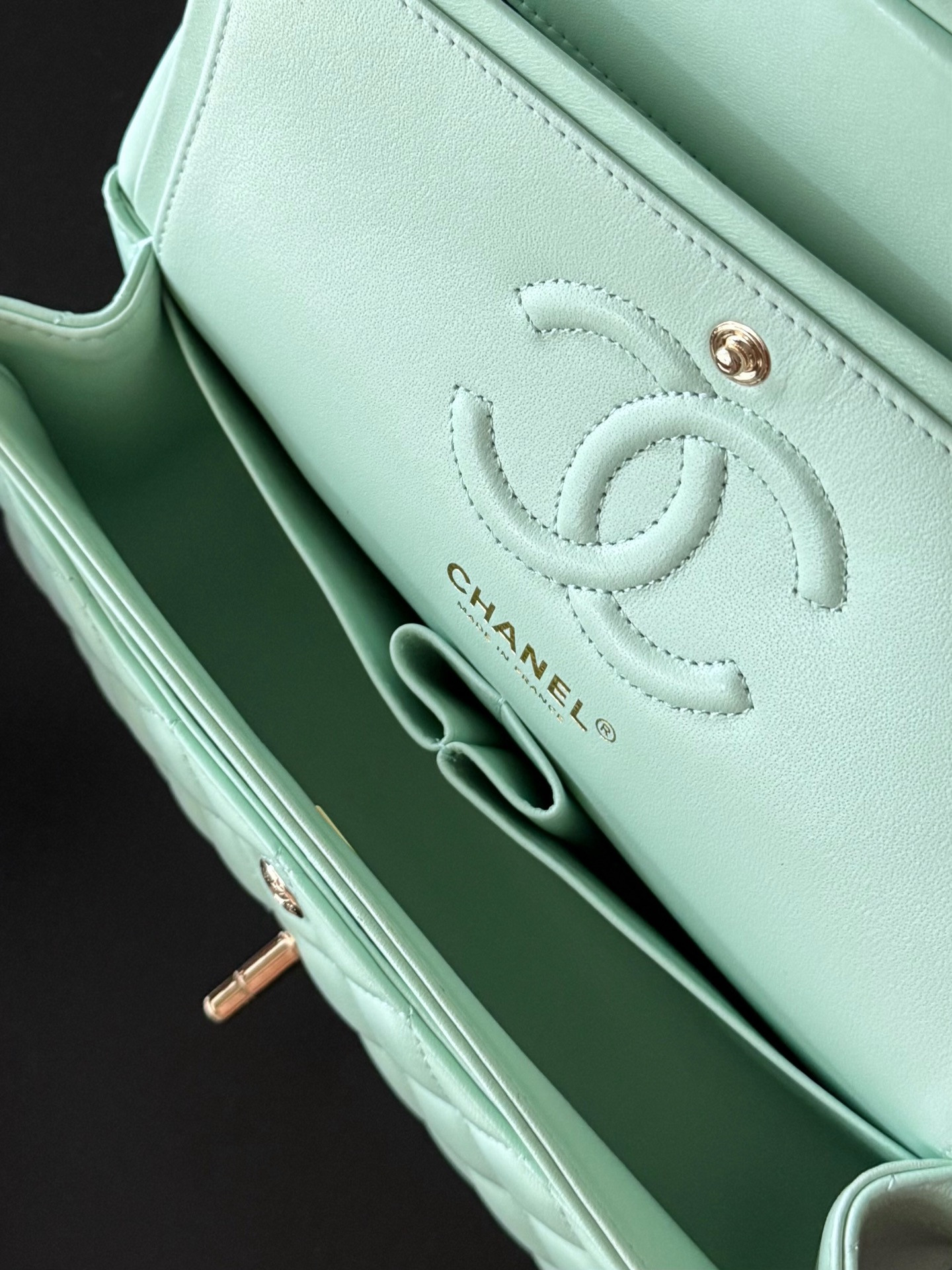 Ch**el Small Classic Bag 23x6.5x14cm