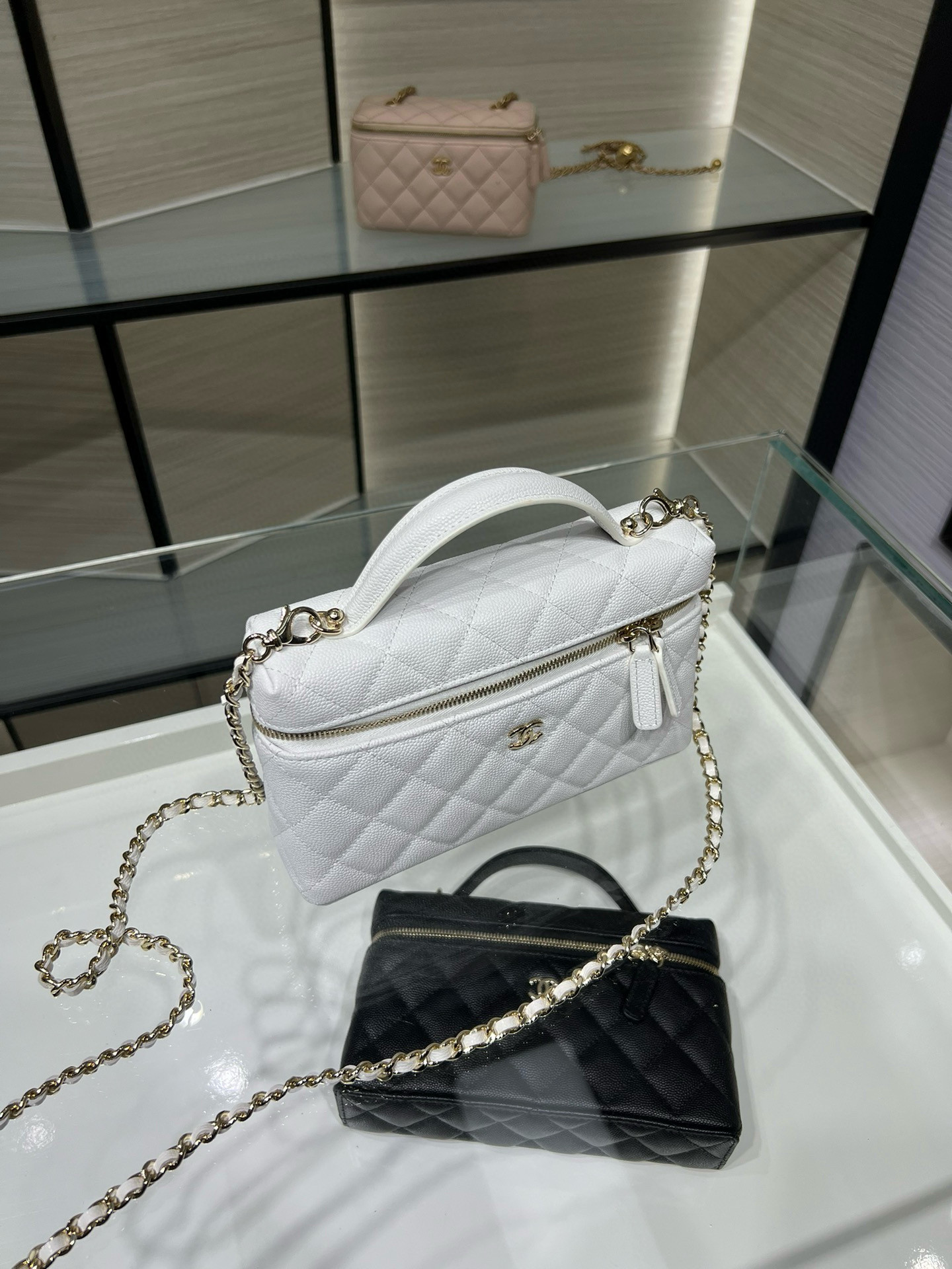Ch**el classic vanity with chain handbag ap4385 17x19.5x5cm