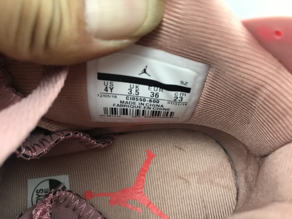 UA AIR JORDAN 6 RETRO "ALEALI MAY"