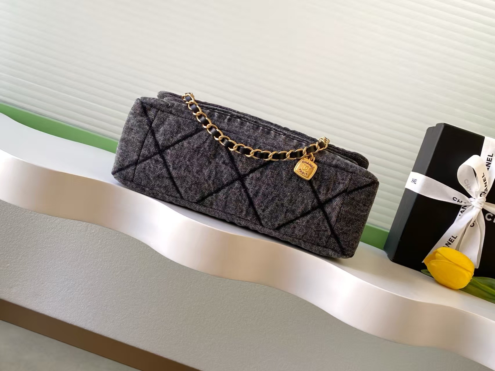 Ch**el Flap Bag 28x18x9cm