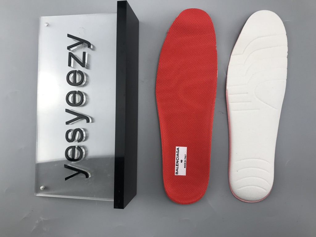 UA TRIPLE S CLEAR SOLE TRAINERS RED