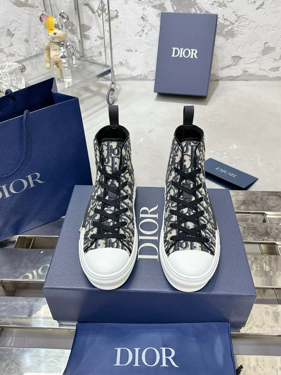 UA Dior Sneaker