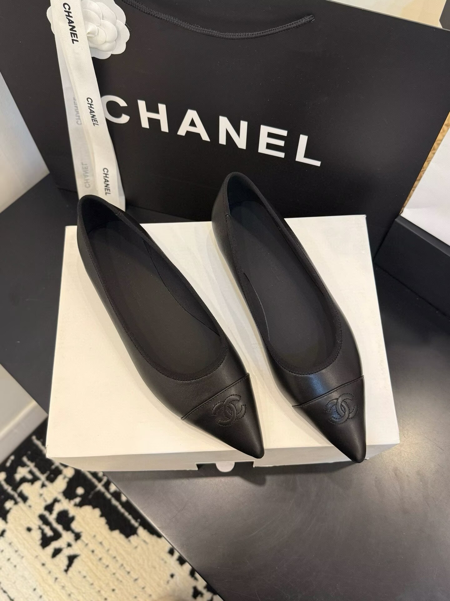 ua Ch**el ballet flats