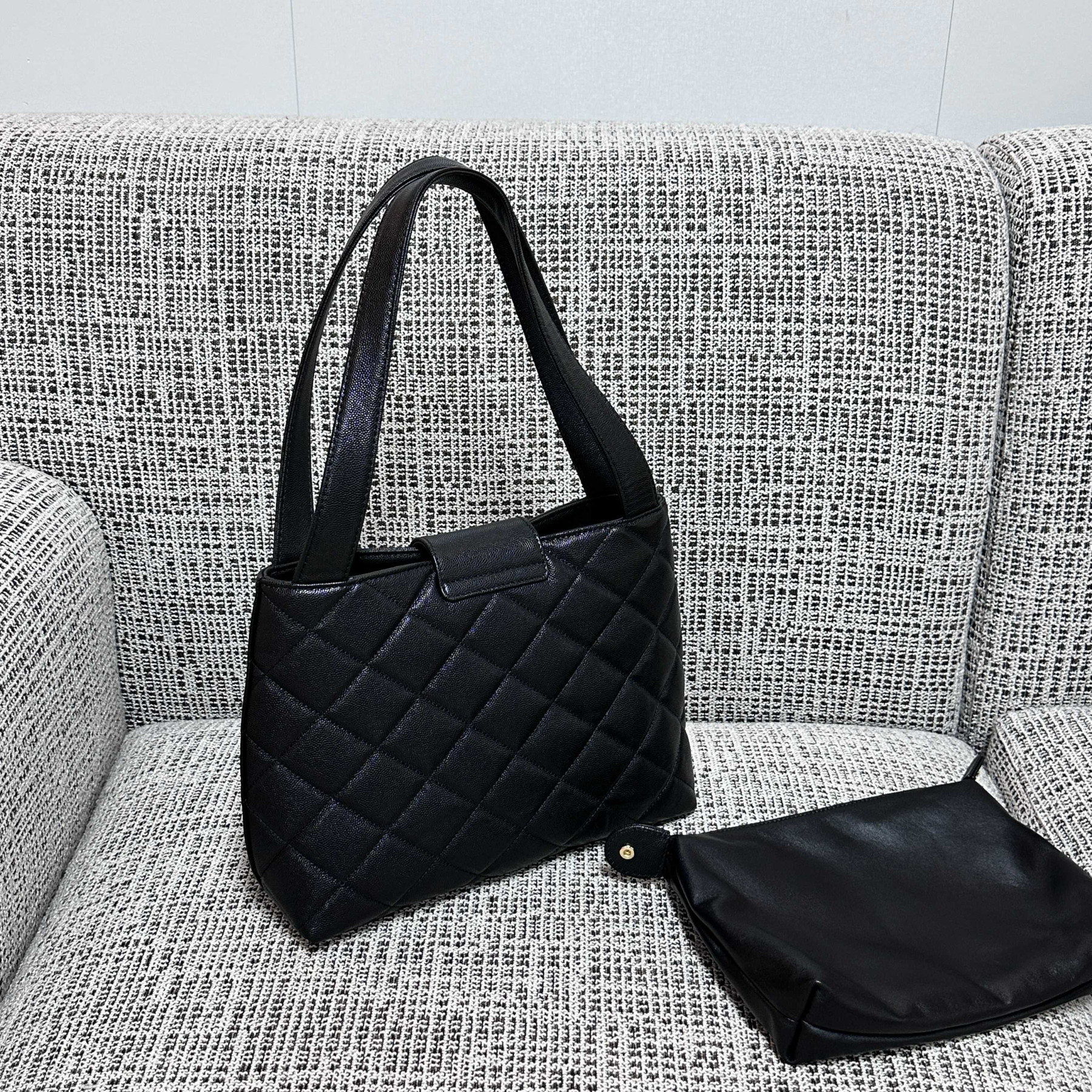 Ch**el shoulder tote bag 29x10x23.5cm