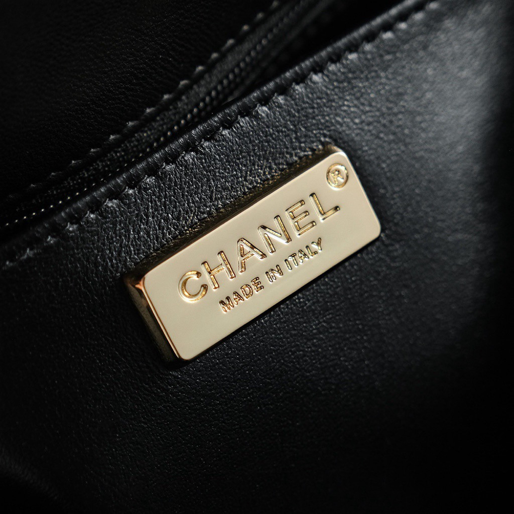 Ch**el Mini CF 14x21x8CM