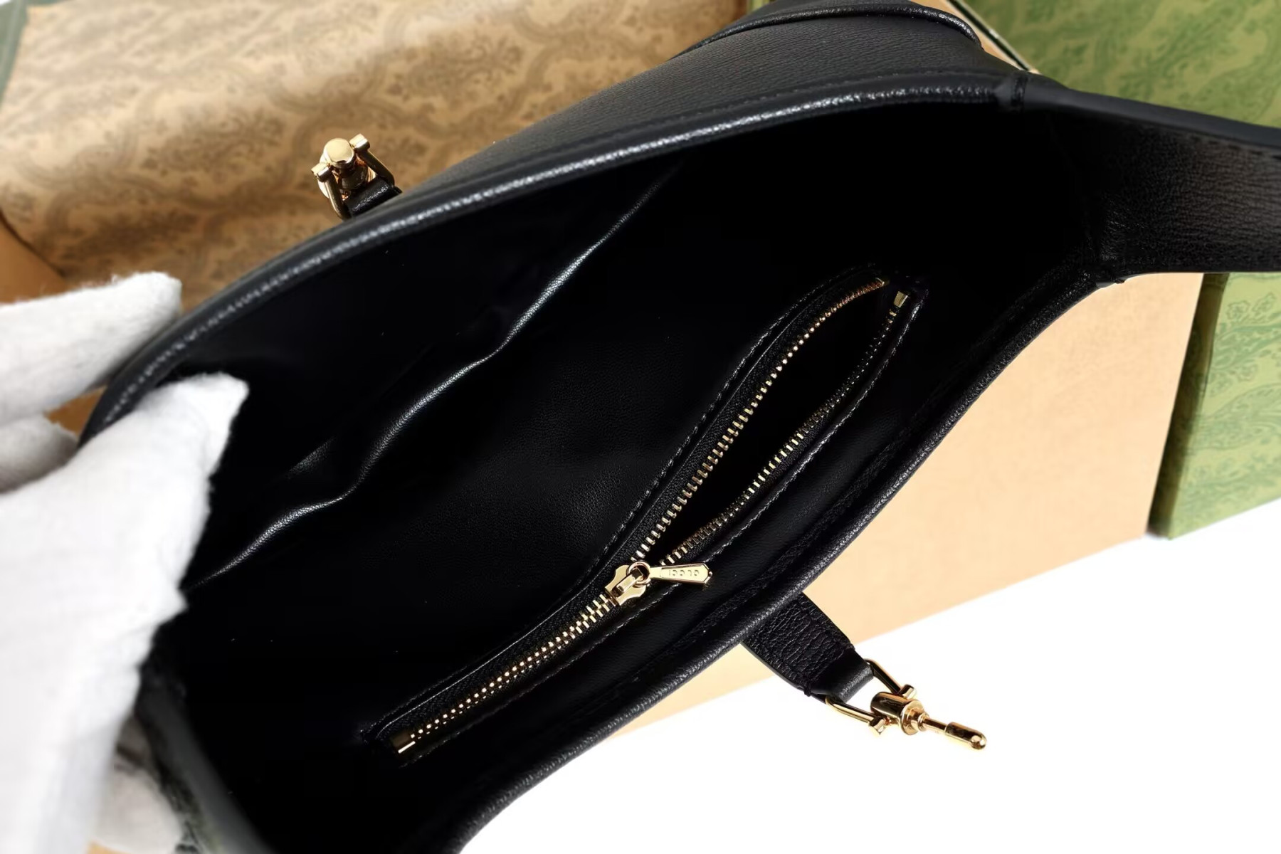 Gucci Jackie Slim Shoulder Bag 27x13x3.5cm