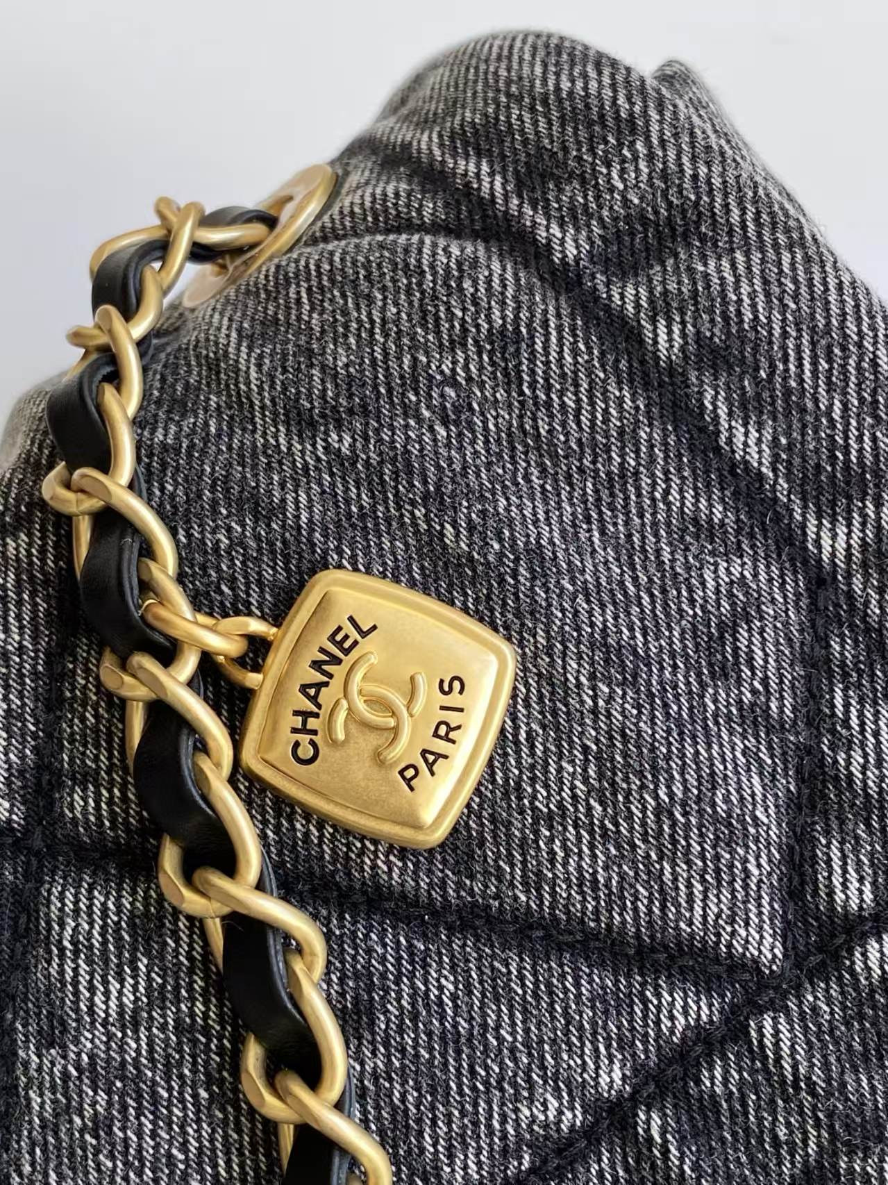 Ch**el Flap Bag 28x18x9cm