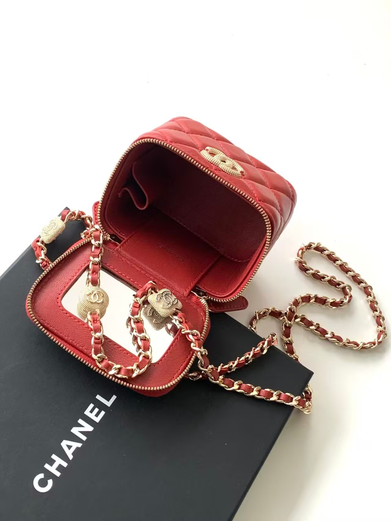 Ch**el Small Vanity with Chain 8.5x11x7cm