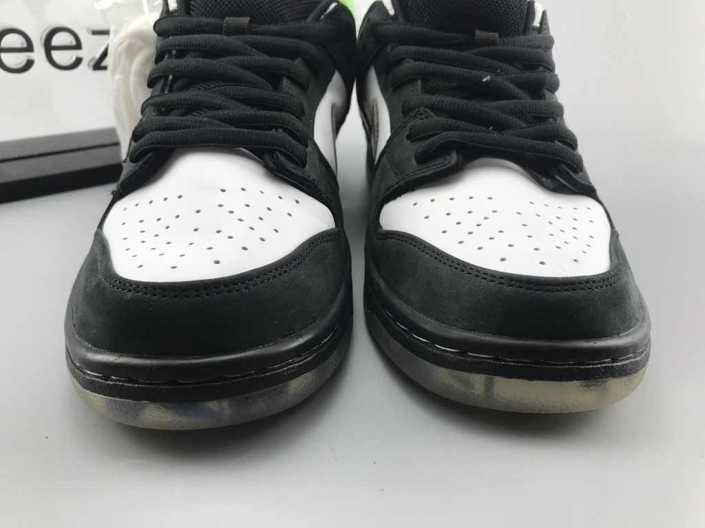 UA NIKE SB DUNK LOW PRO OG "PANDA PIGEON"