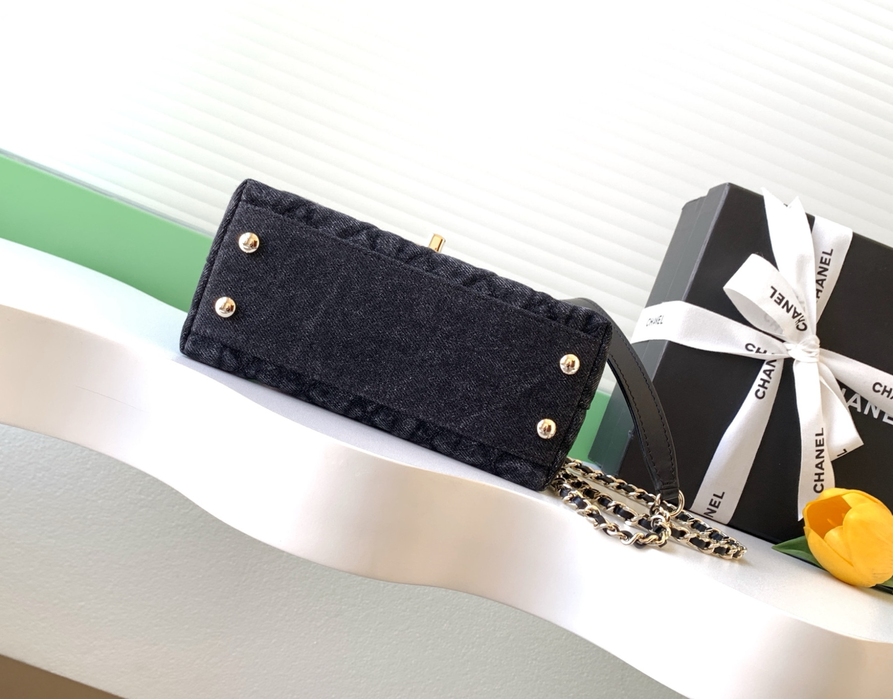 Ch**el coco clutch with chain 13x19x9cm