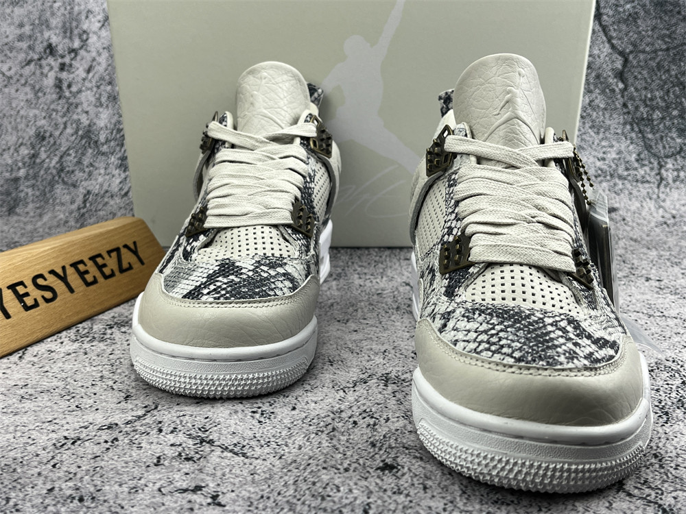 UA AIR JORDAN 4 RETRO PREMIUM